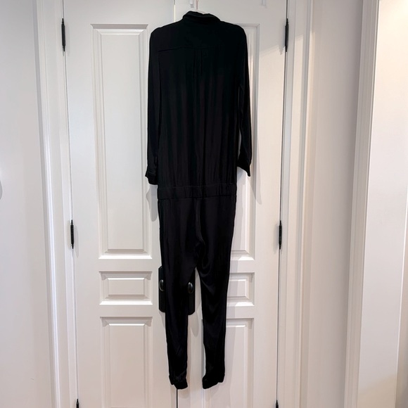 MONROW Crepe Long Sleeve Jumpsuit - Picture 6 of 7
